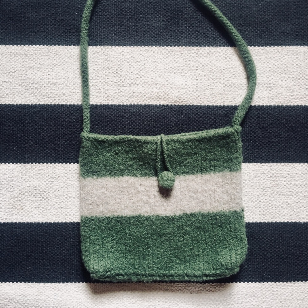  Super cute wool crossbody purse